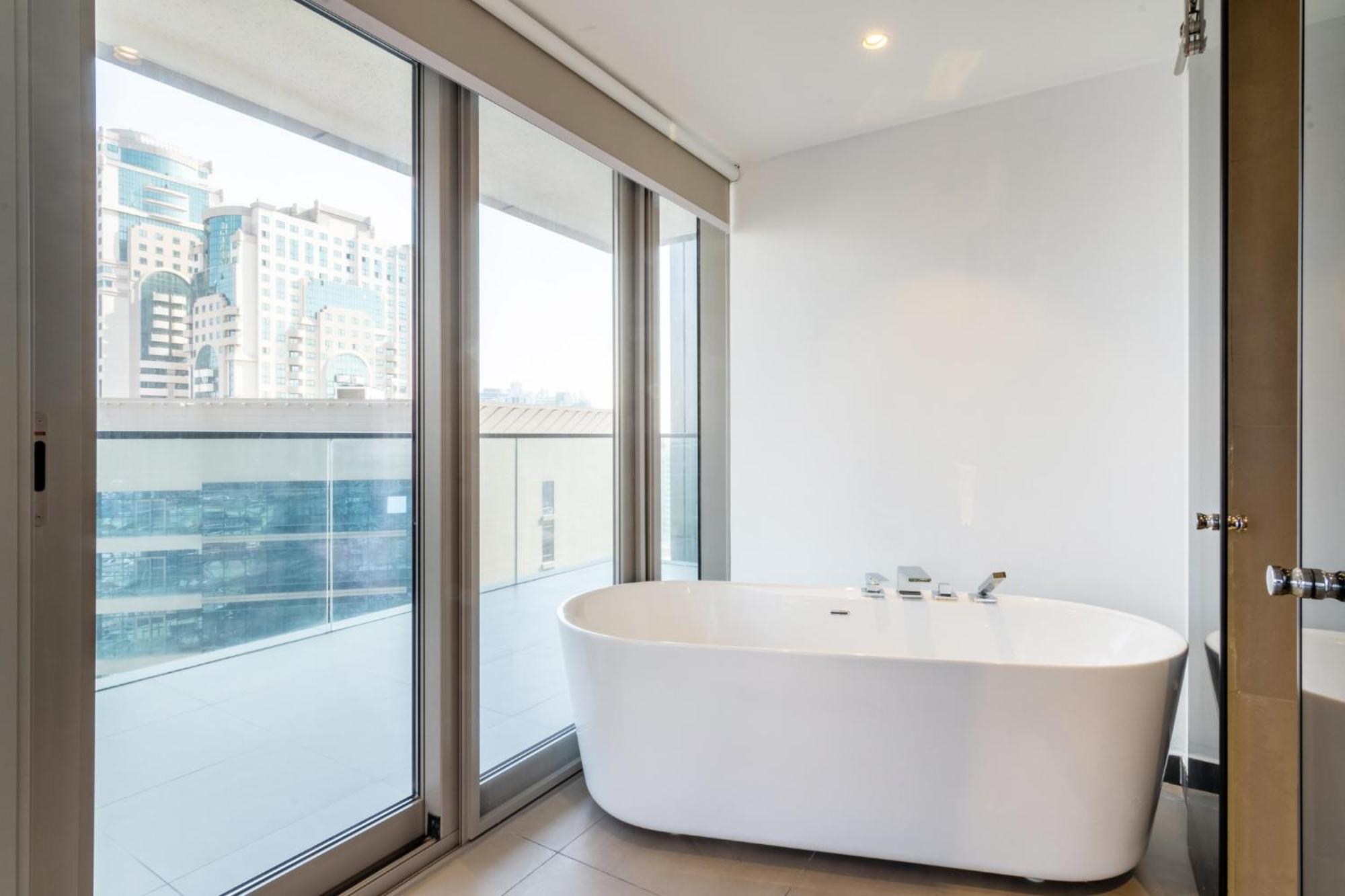 Sophisticated & Classy At The Onyx Appartement